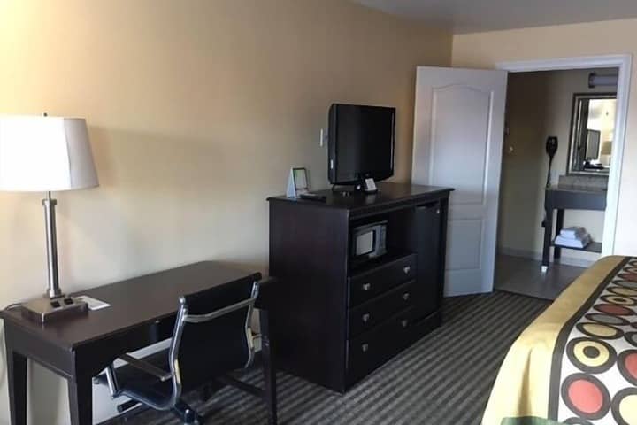 Room 5 of 35