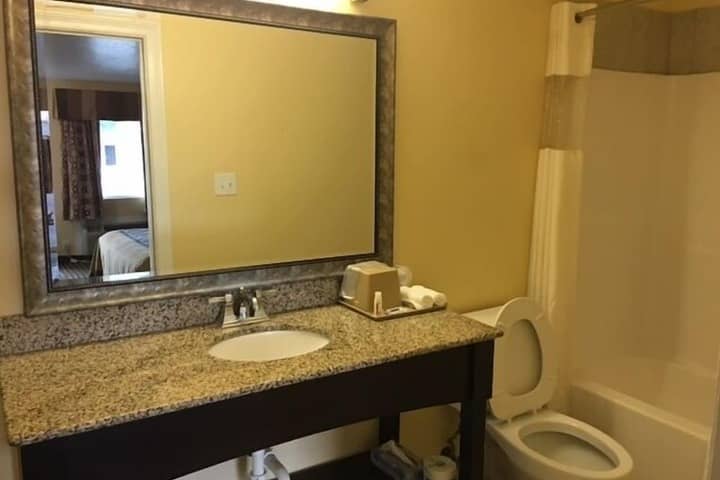Room 19 of 35